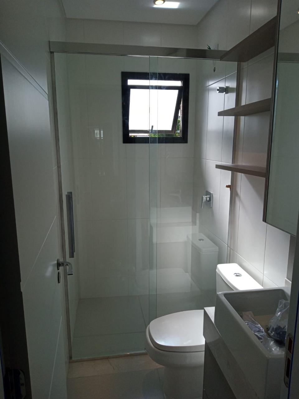 Box de banheiro em vidro padrão da Vidros FV — foto 12