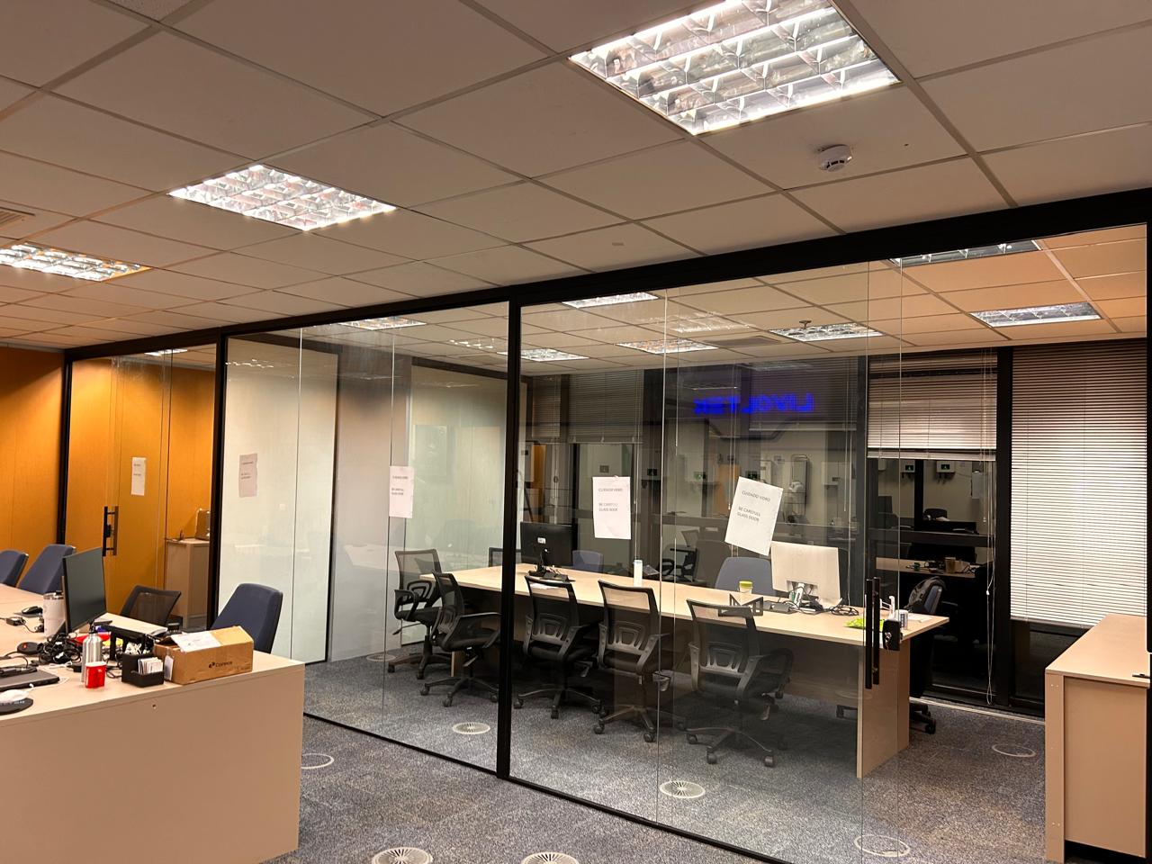 Porta, janela ou divisória de vidro executada pela Vidros FV — foto 16